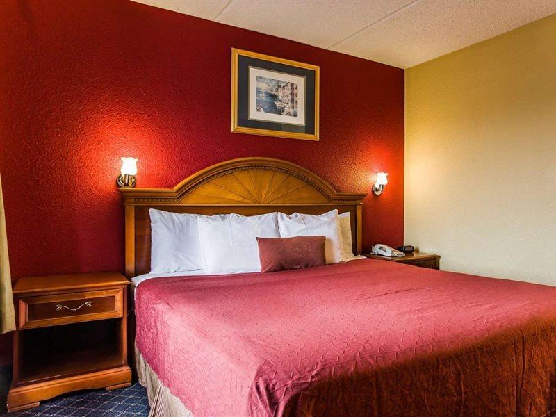 Rodeway Inn Charlotte Downtown מראה חיצוני תמונה
