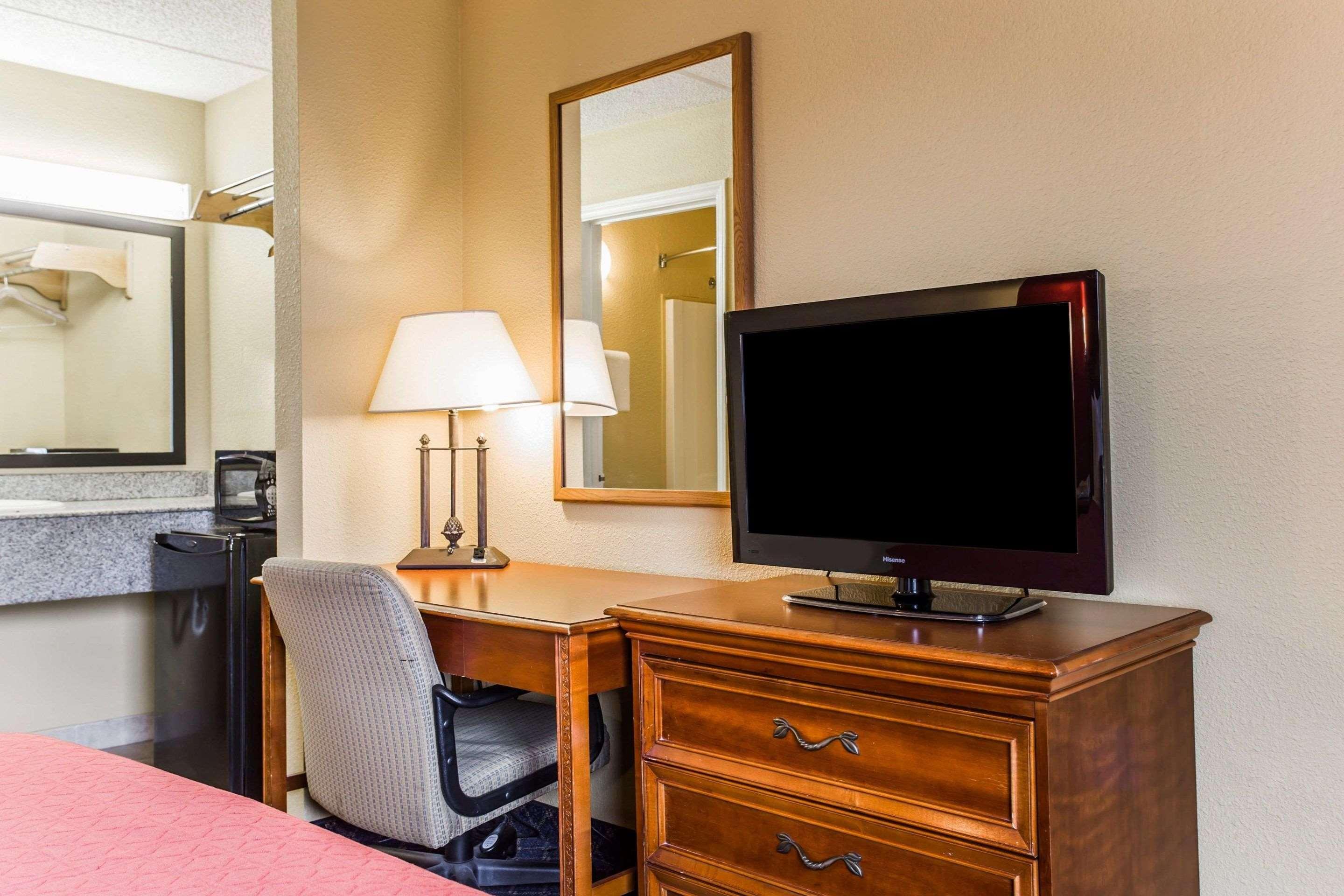 Rodeway Inn Charlotte Downtown מראה חיצוני תמונה