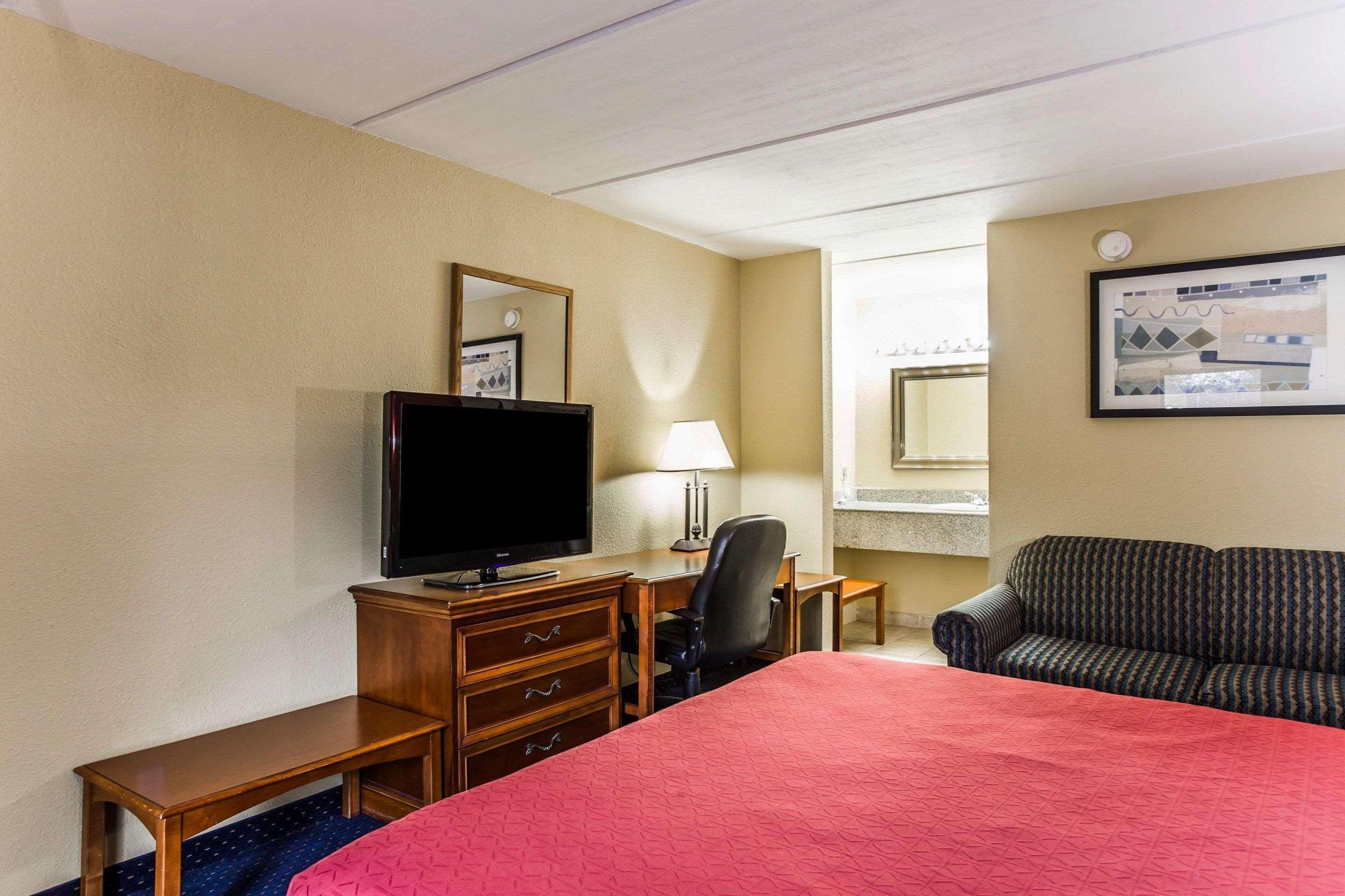 Rodeway Inn Charlotte Downtown מראה חיצוני תמונה