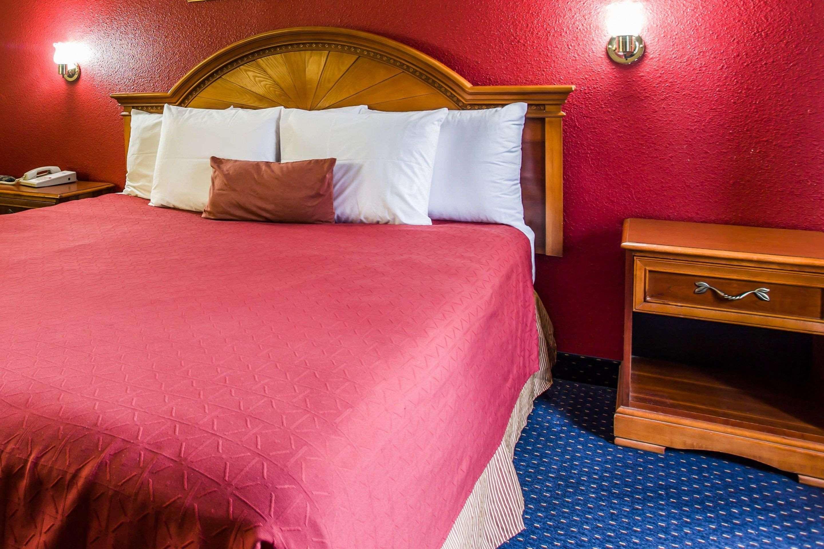 Rodeway Inn Charlotte Downtown מראה חיצוני תמונה