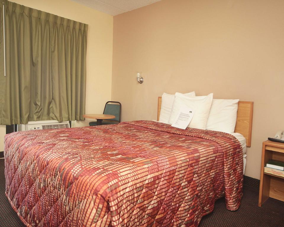 Rodeway Inn Charlotte Downtown מראה חיצוני תמונה