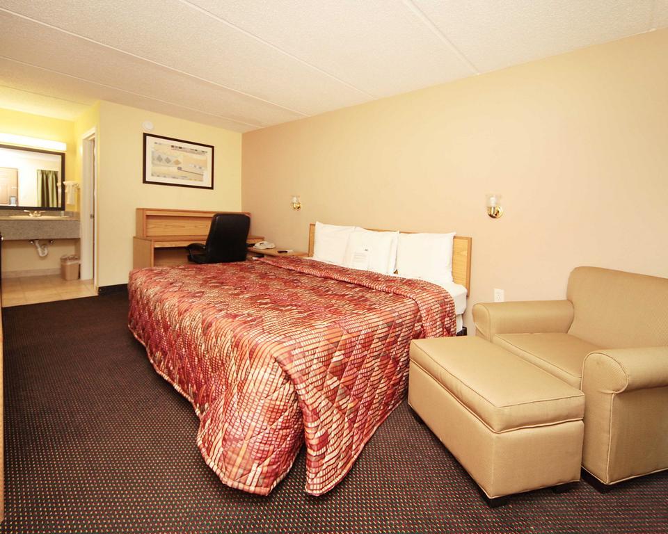 Rodeway Inn Charlotte Downtown חדר תמונה