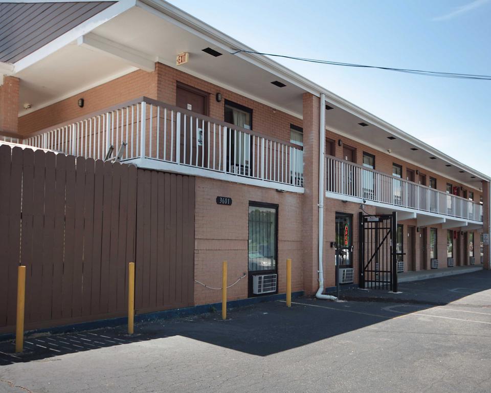 Rodeway Inn Charlotte Downtown מראה חיצוני תמונה